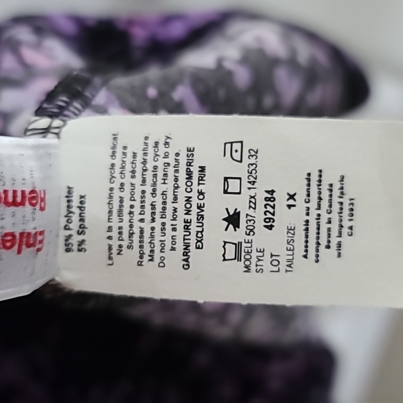 Laura plus purple blossom sleeveless top in 1X, - Picture 4 of 5